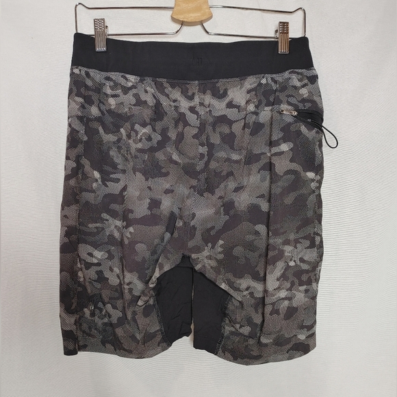 Lululemon T.H.E. Short 9" Linerless Black White Gray Camo Pixel Dot Medium M - Picture 2 of 7